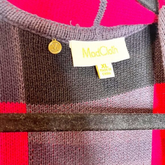 ModCloth | Cardigan Sweater Red Black Buffalo Plaid Open Front Knit - Picture 4 of 4